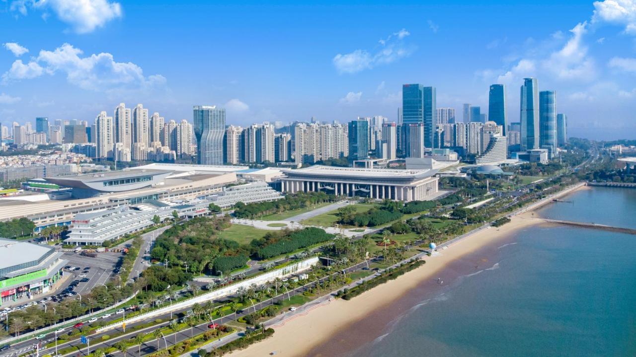 Xiamen International Seaside Hotel -Hotel Corridor Leads To The Stone Exhibition Hall Exterior foto