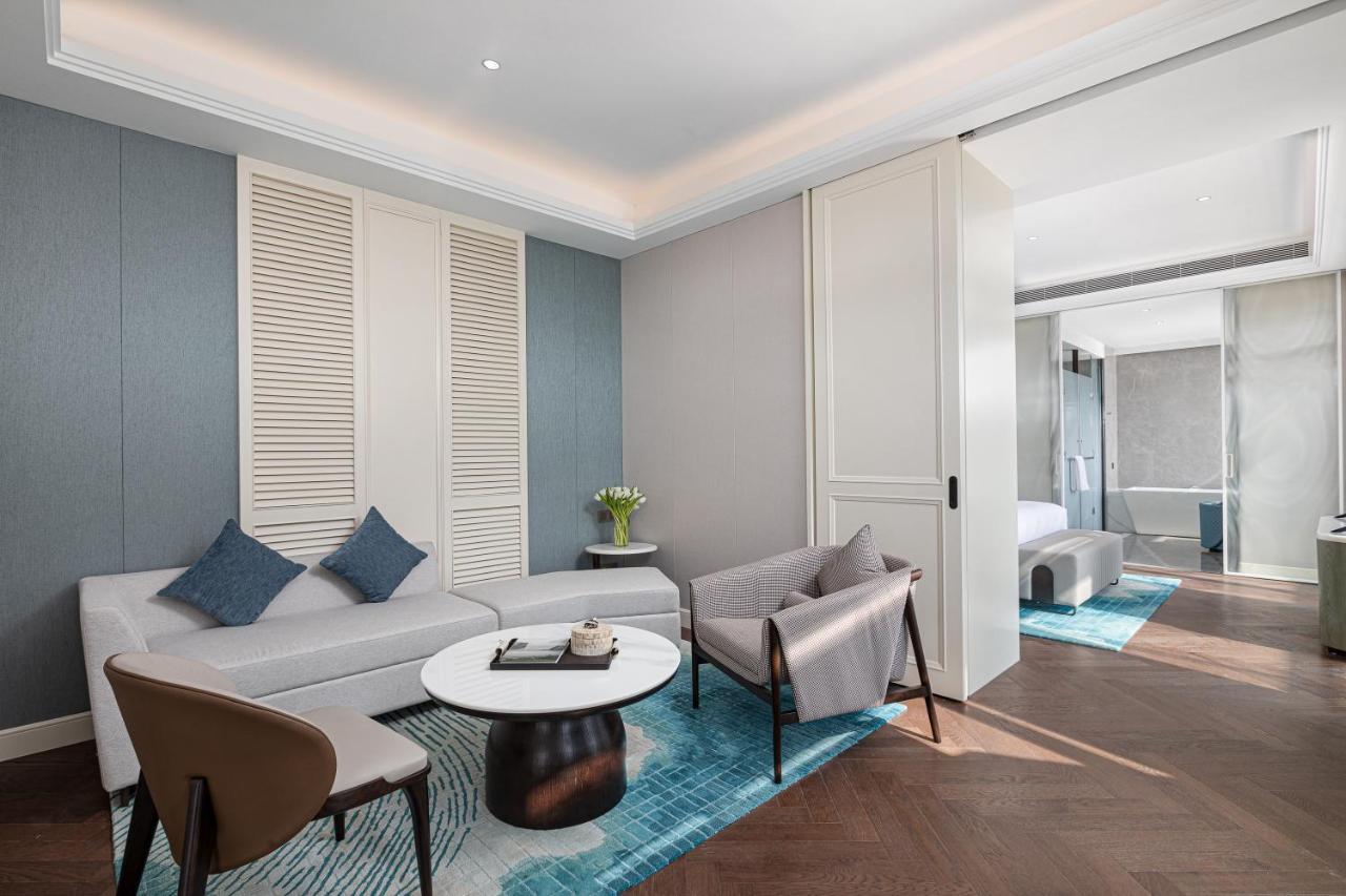 Xiamen International Seaside Hotel -Hotel Corridor Leads To The Stone Exhibition Hall Exterior foto