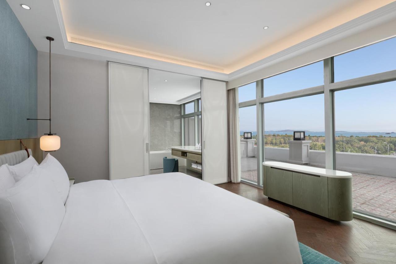 Xiamen International Seaside Hotel -Hotel Corridor Leads To The Stone Exhibition Hall Exterior foto