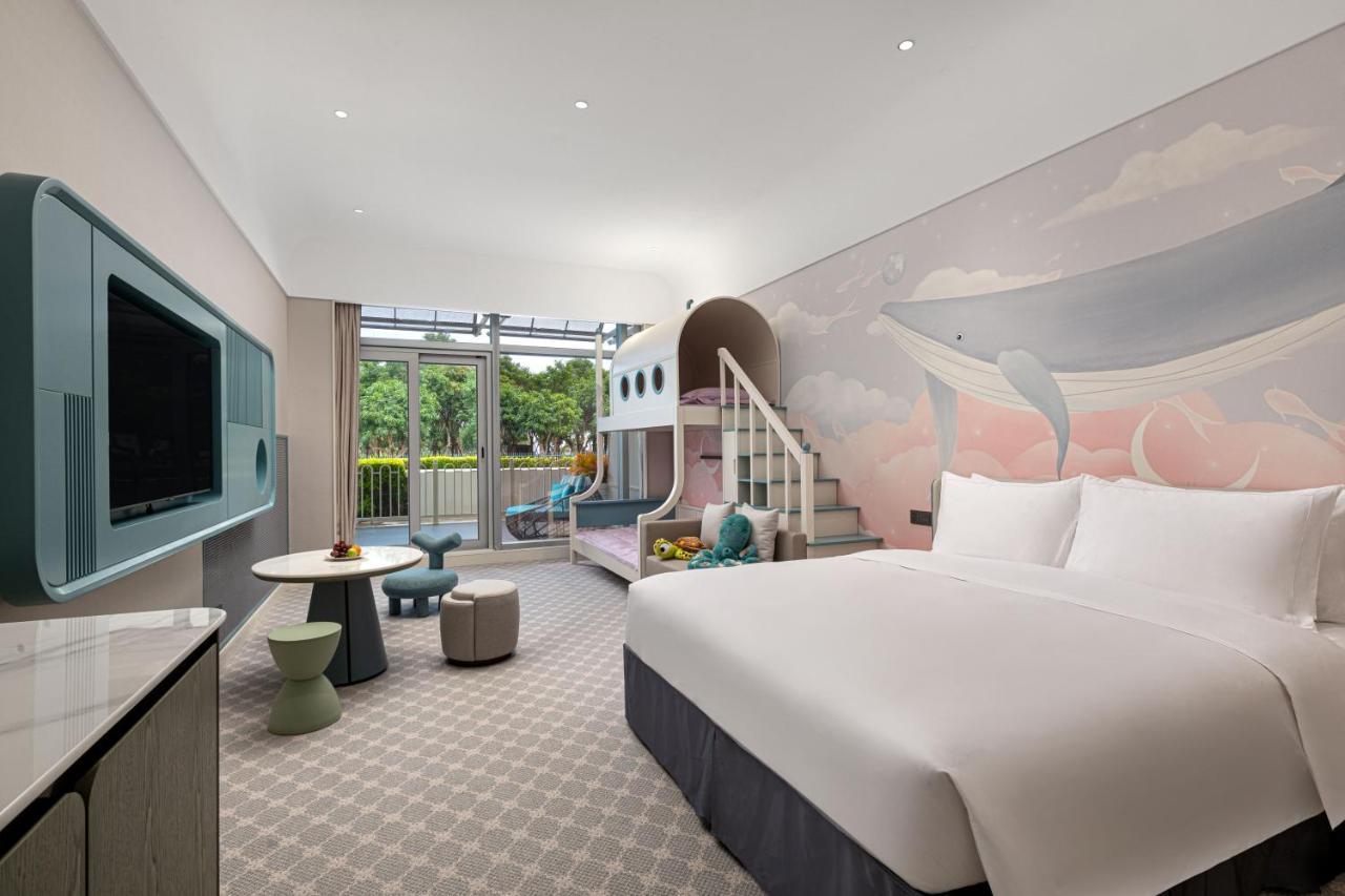 Xiamen International Seaside Hotel -Hotel Corridor Leads To The Stone Exhibition Hall Exterior foto