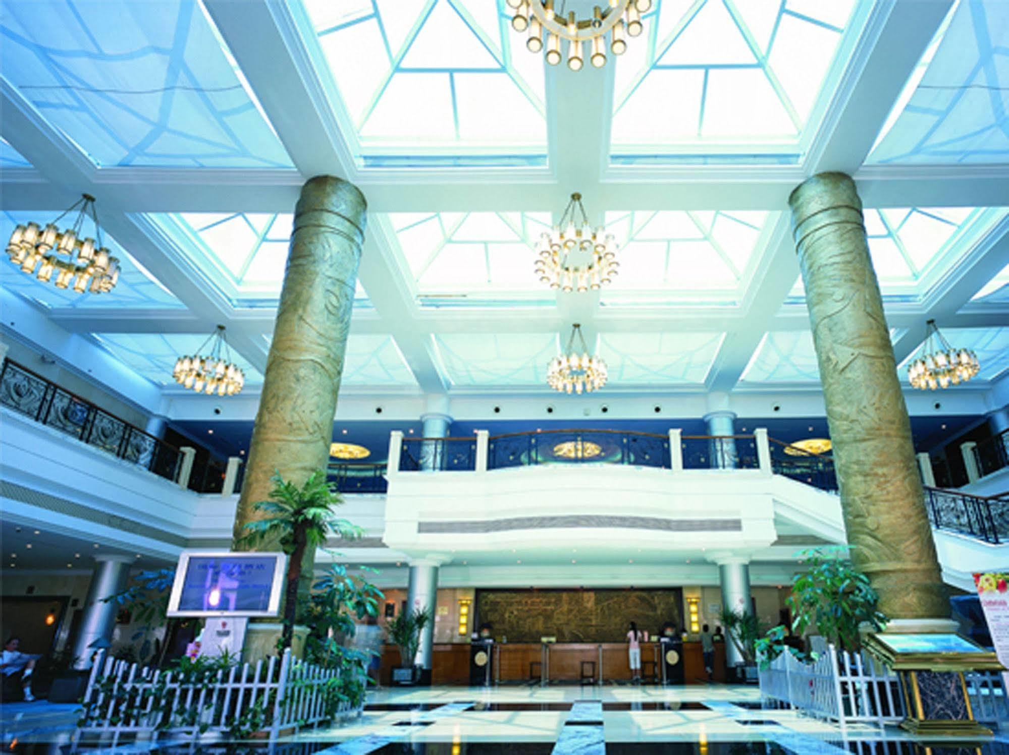 Xiamen International Seaside Hotel -Hotel Corridor Leads To The Stone Exhibition Hall Exterior foto